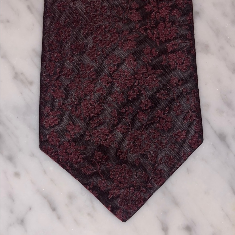 John Varvatos Tie (Burgundy Flower Pattern)